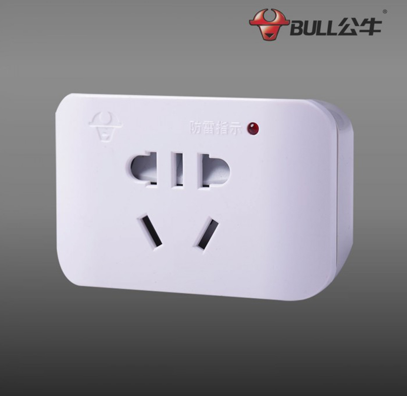 公牛(BULL)GN-H1010防雷转换器插座无线吸